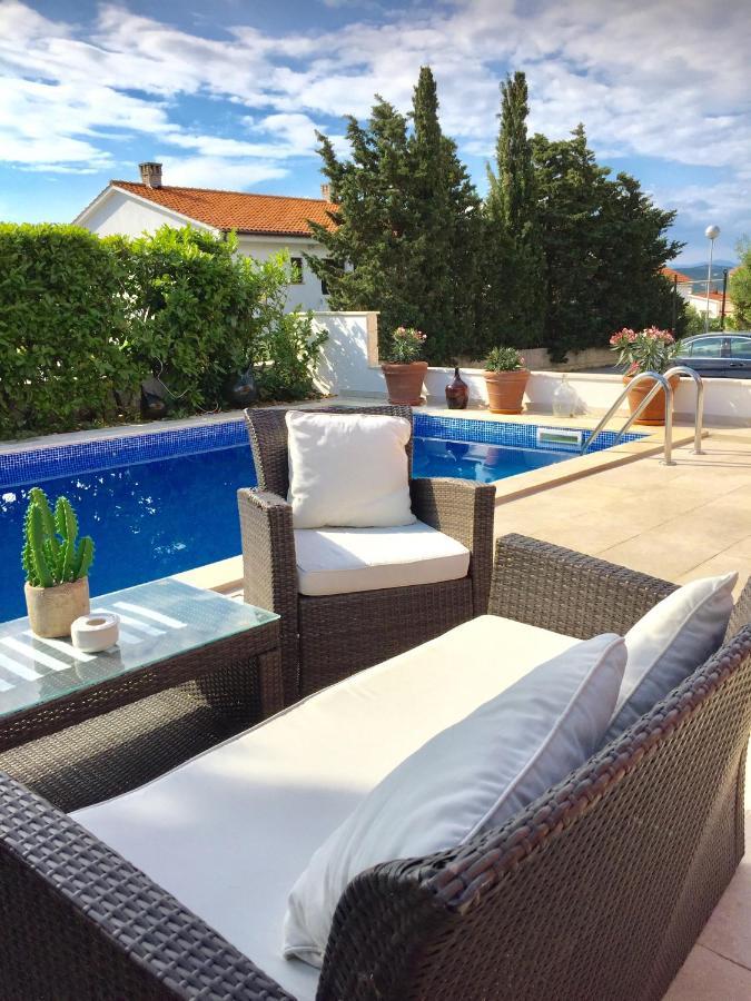 Apartments Mare Пунат Екстер'єр фото