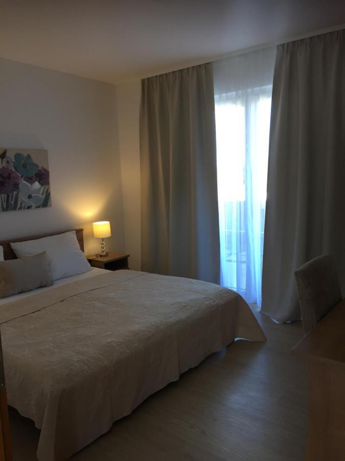 Apartments Mare Пунат Екстер'єр фото