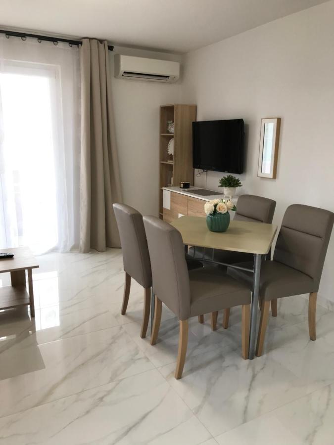 Apartments Mare Пунат Екстер'єр фото