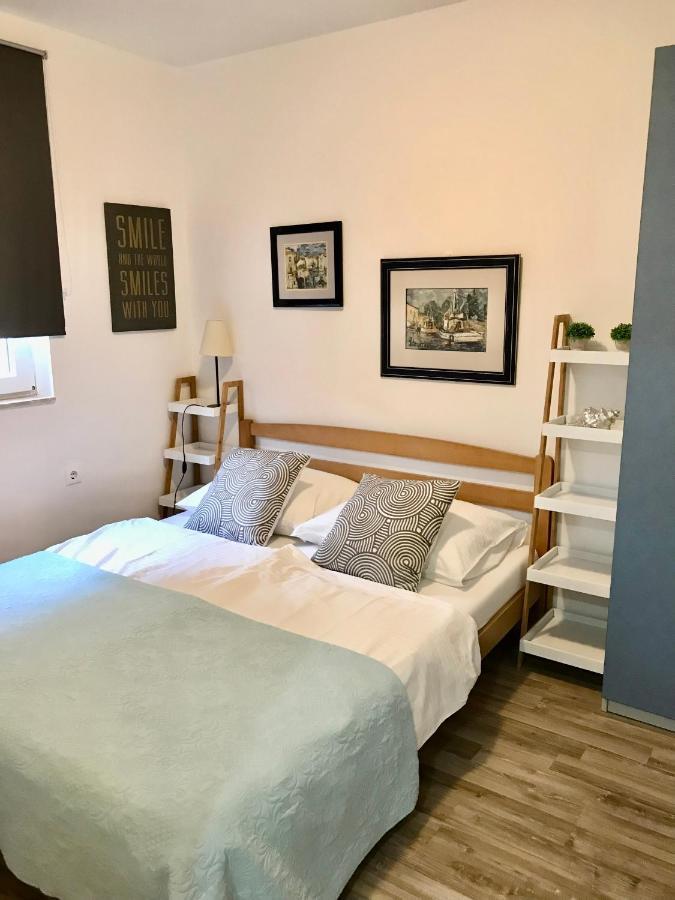 Apartments Mare Пунат Екстер'єр фото