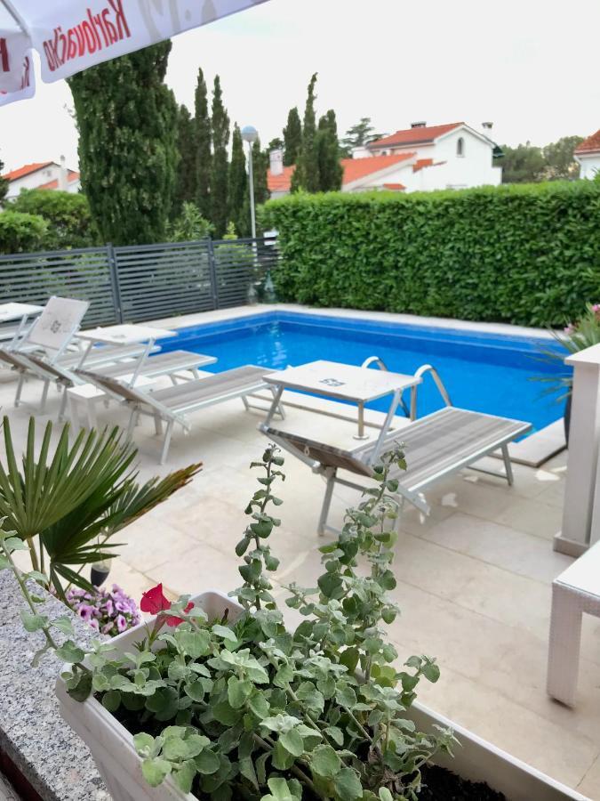 Apartments Mare Пунат Екстер'єр фото