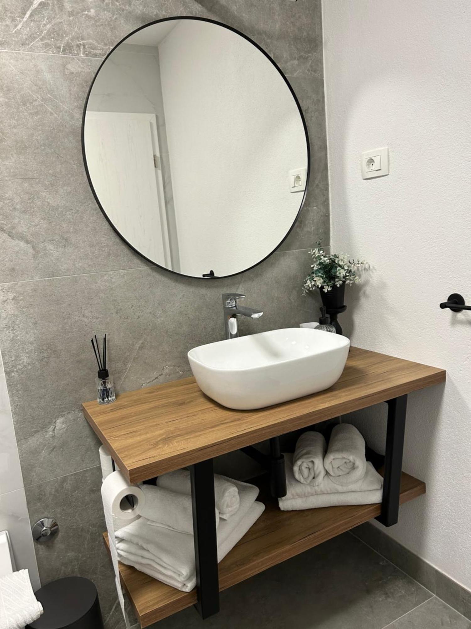 Apartments Mare Пунат Екстер'єр фото