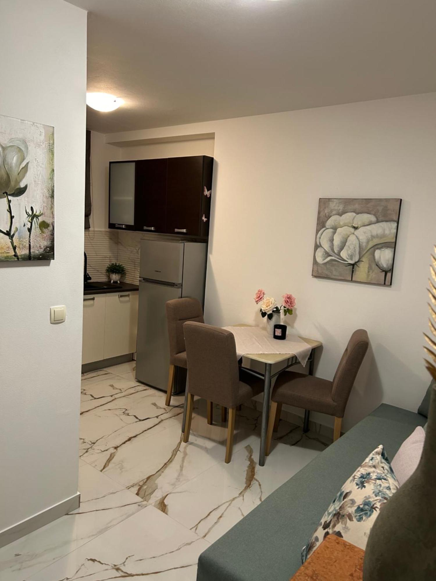 Apartments Mare Пунат Екстер'єр фото