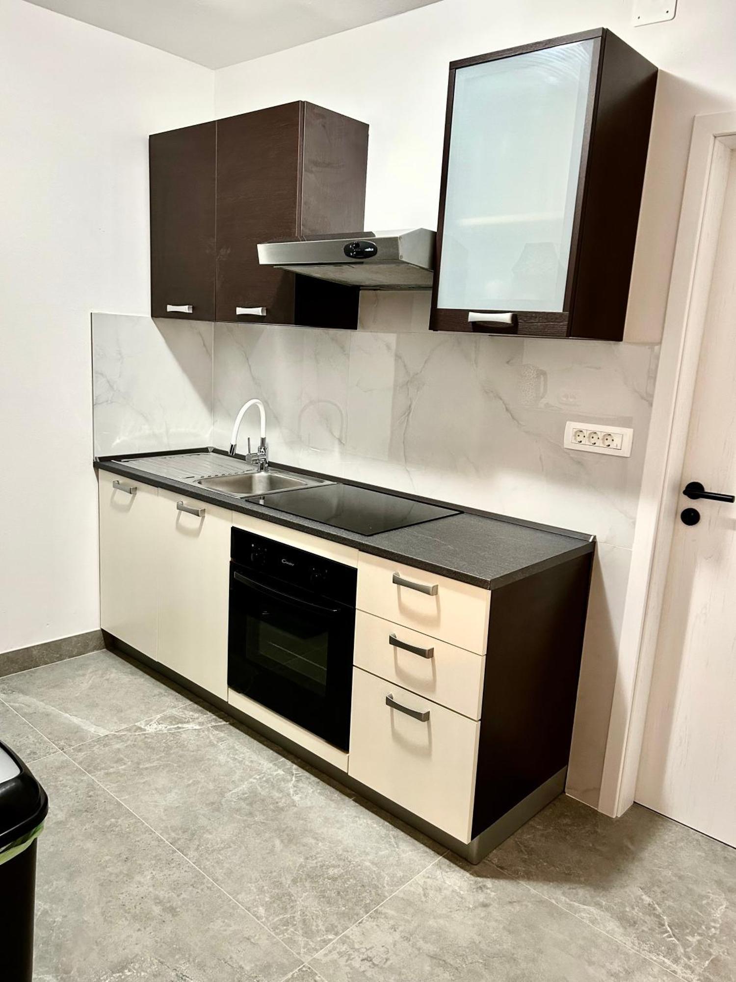 Apartments Mare Пунат Екстер'єр фото