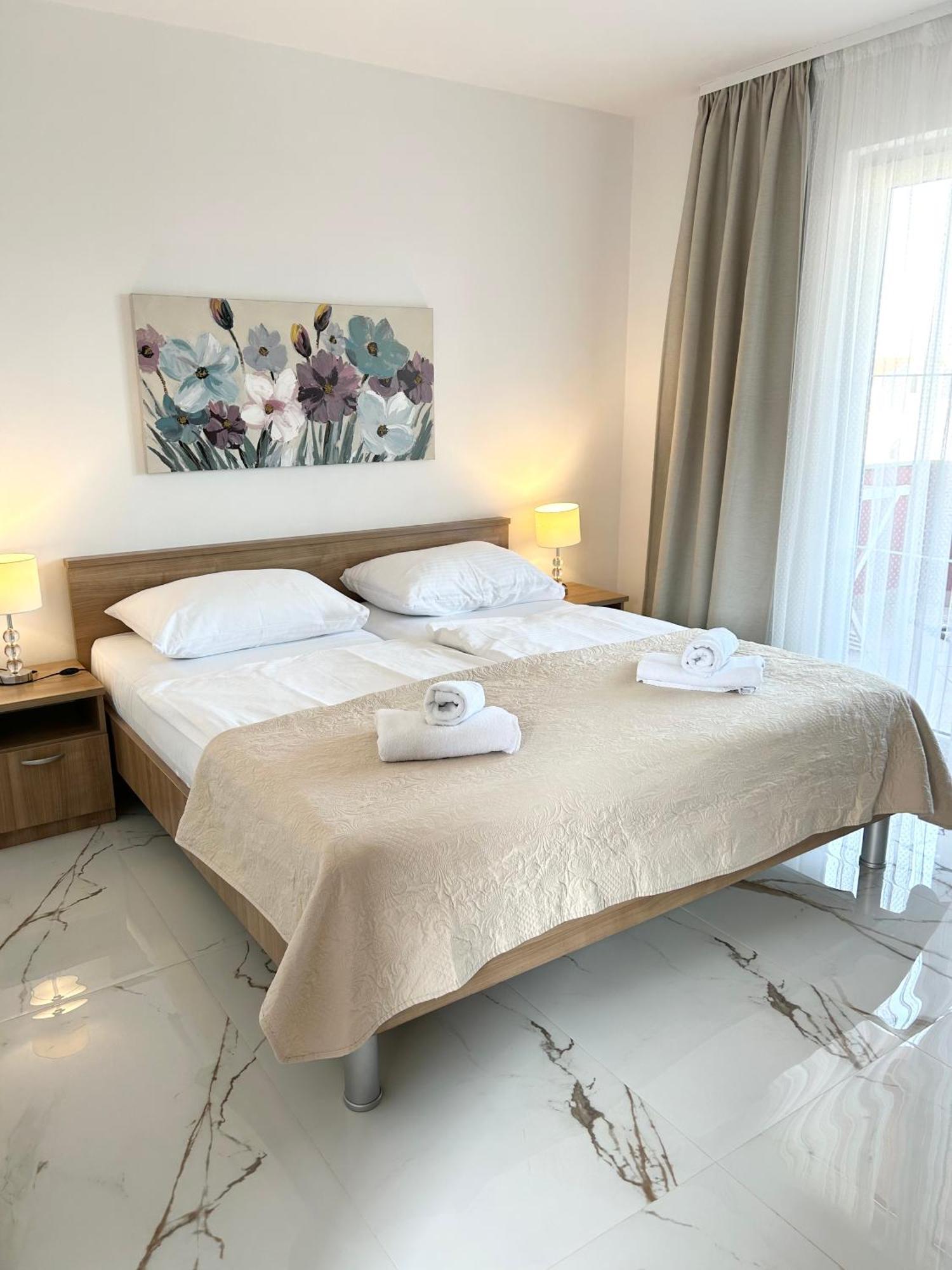 Apartments Mare Пунат Екстер'єр фото
