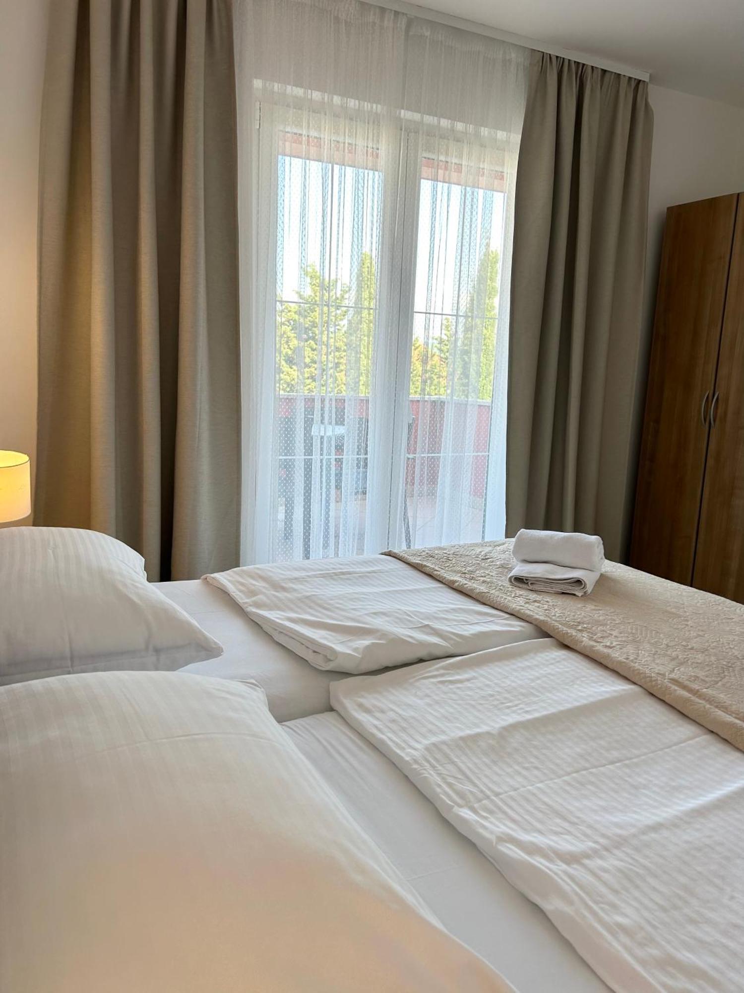 Apartments Mare Пунат Екстер'єр фото